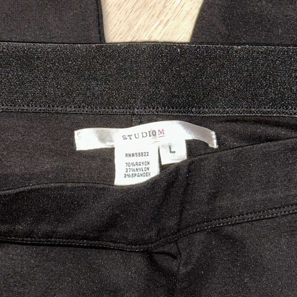 Women’s dress pants. Studio M, size Large.